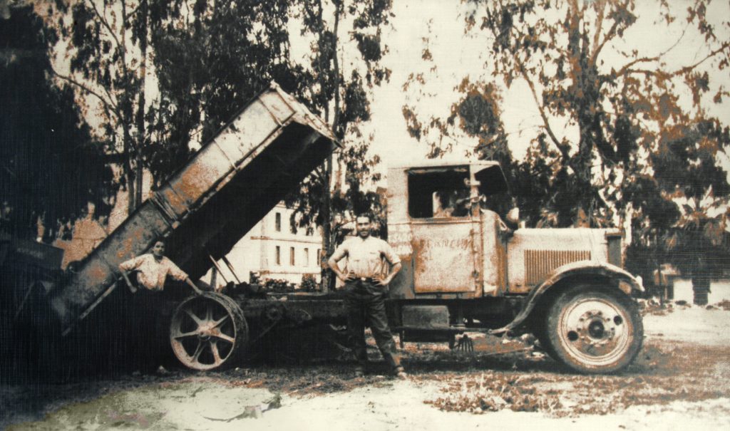Foto d'epoca, La ditta Franchin commercia autocarri usati sin dal 1932